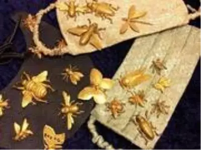 Dubai tasarımcıları, moda maskelerini 'olmazsa olmaz' aksesuar haline getiriyor Dubai tasarımcıları, moda maskelerini 'olmazsa olmaz' aksesuar haline getiriyor