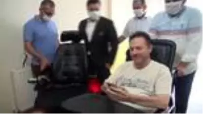 Gençlik ve Spor Bakanı Kasapoğlu'ndan eski itfaiye erini hayata bağlayacak hediye Gençlik ve Spor Bakanı Kasapoğlu'ndan eski itfaiye erini hayata bağlayacak hediye