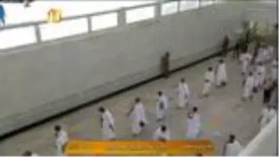 Hacı adayları, Kovid-19 önlemleri gölgesinde ilk tavaflarını yapıyor - MEKKE Hacı adayları, Kovid-19 önlemleri gölgesinde ilk tavaflarını yapıyor - MEKKE