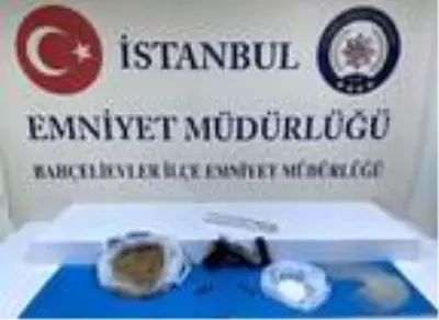İstanbul'un 3 ilçesinde uyuşturucu operasyonu; 6 gözaltı İstanbul'un 3 ilçesinde uyuşturucu operasyonu; 6 gözaltı
