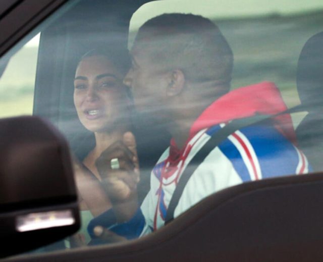 Kim Kardashian ve Kanye West arasında sular durulmuyor: Arabada ağladı