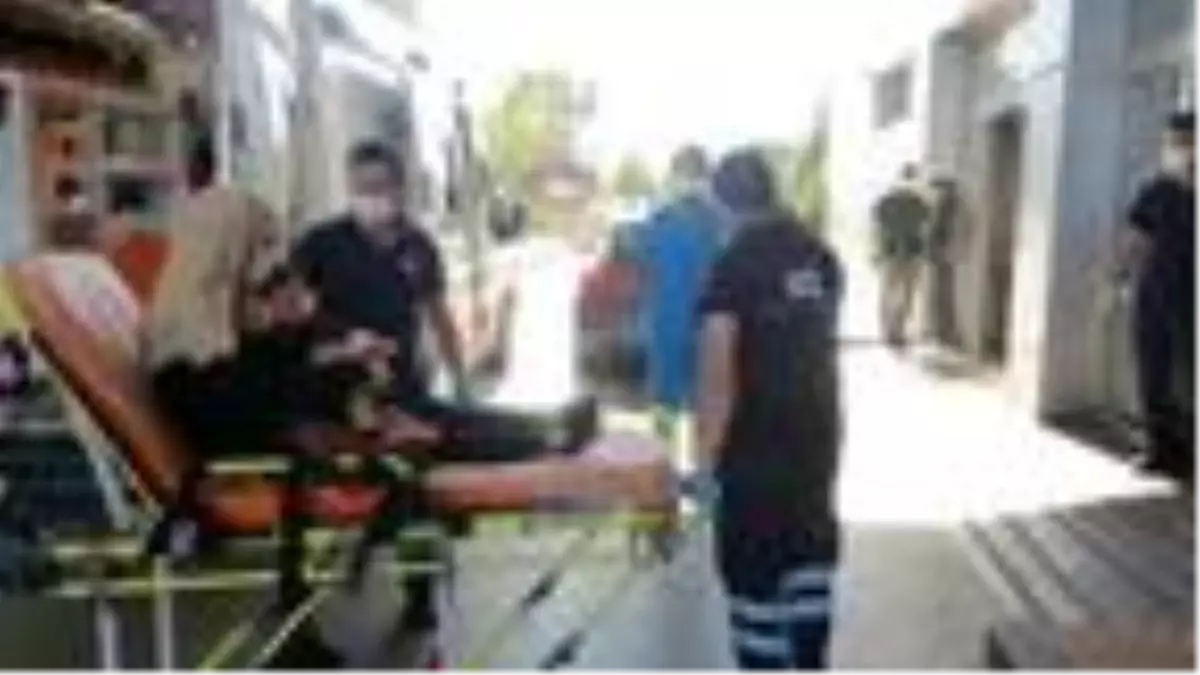 Sedyede annesinin kucağında hastaneye getirildi