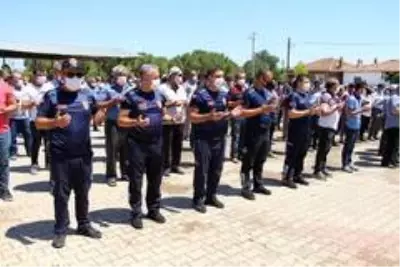 Serinlemek için girdiği gölette boğulan itfaiye eri son yolculuğuna uğurlandı Serinlemek için girdiği gölette boğulan itfaiye eri son yolculuğuna uğurlandı