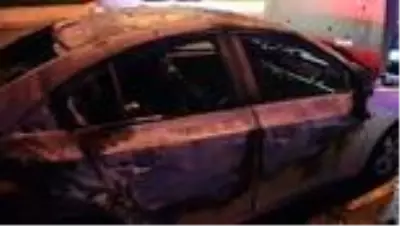 Seyir halindeki otomobilde yangın çıktı Seyir halindeki otomobilde yangın çıktı