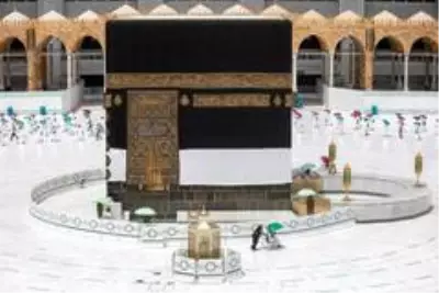 Suudi Arabistan'da hacı adayları elektronik bileklikle takip ediliyor Suudi Arabistan'da hacı adayları elektronik bileklikle takip ediliyor