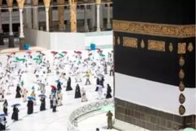 Suudi Arabistan'da hacı adayları elektronik bileklikle takip ediliyor Suudi Arabistan'da hacı adayları elektronik bileklikle takip ediliyor