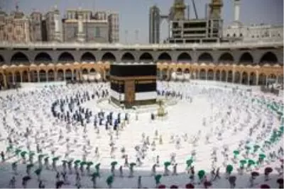 Suudi Arabistan'da hacı adayları elektronik bileklikle takip ediliyor Suudi Arabistan'da hacı adayları elektronik bileklikle takip ediliyor