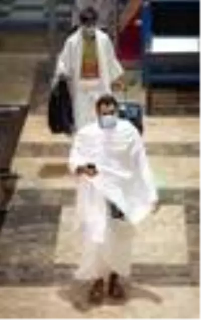 Suudi Arabistan'da hacı adayları elektronik bileklikle takip ediliyor Suudi Arabistan'da hacı adayları elektronik bileklikle takip ediliyor