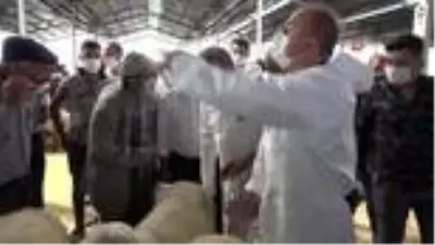 Vatandaşın kurban pazarlığını Vali Aydoğdu yaptı Vatandaşın kurban pazarlığını Vali Aydoğdu yaptı