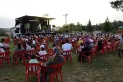 Viranşehir'de çocuklar tiyatro izledi Viranşehir'de çocuklar tiyatro izledi