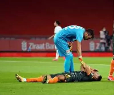 Ziraat Türkiye Kupası Finali: Trabzonspor: 1 Aytemiz Alanyaspor: 0 (İlk yarı) Ziraat Türkiye Kupası Finali: Trabzonspor: 1 Aytemiz Alanyaspor: 0 (İlk yarı)