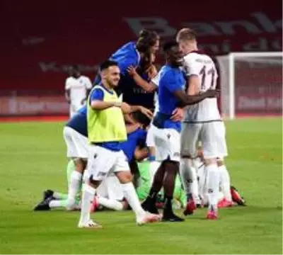 Son dakika... Ziraat Türkiye Kupası Finali: Trabzonspor: 2 Aytemiz Alanyaspor: 0 (Maç sonucu) Son dakika... Ziraat Türkiye Kupası Finali: Trabzonspor: 2 Aytemiz Alanyaspor: 0 (Maç sonucu)