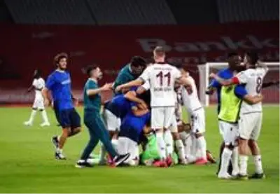 Son dakika... Ziraat Türkiye Kupası Finali: Trabzonspor: 2 Aytemiz Alanyaspor: 0 (Maç sonucu) Son dakika... Ziraat Türkiye Kupası Finali: Trabzonspor: 2 Aytemiz Alanyaspor: 0 (Maç sonucu)