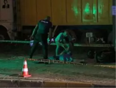 Abisi kazada ölen kadının feryatları yürekleri dağladı Abisi kazada ölen kadının feryatları yürekleri dağladı