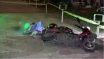 ADANA Kontrolden çıkan motosiklet, kaldırıma devrildi: 1 ölü ADANA Kontrolden çıkan motosiklet, kaldırıma devrildi: 1 ölü