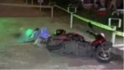 ADANA Kontrolden çıkan motosiklet, kaldırıma devrildi: 1 ölü ADANA Kontrolden çıkan motosiklet, kaldırıma devrildi: 1 ölü