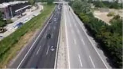 Anadolu Otoyolu'nda bayram tatili yoğunluğu Anadolu Otoyolu'nda bayram tatili yoğunluğu