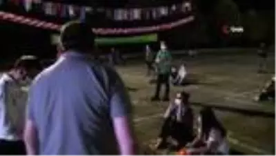'Arabalı Sinema' etkinliği, minderli açık hava sinemasıyla son buldu 'Arabalı Sinema' etkinliği, minderli açık hava sinemasıyla son buldu
