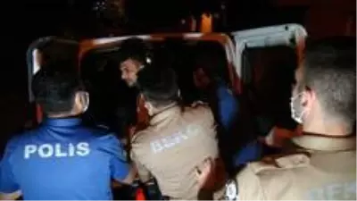 Balkondan çevreye ateş eden alkollü şahıs korku dolu anlar yaşattı Balkondan çevreye ateş eden alkollü şahıs korku dolu anlar yaşattı