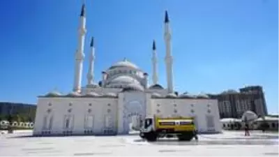 Başakşehir'de camilerde bayram temizliği Başakşehir'de camilerde bayram temizliği