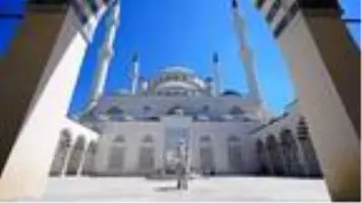 Başakşehir'de camilerde bayram temizliği Başakşehir'de camilerde bayram temizliği
