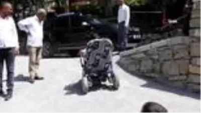 Başkale Belediyesi doğuştan engelli Gökhan için yol yaptı Başkale Belediyesi doğuştan engelli Gökhan için yol yaptı