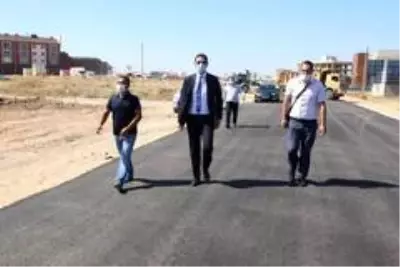 Başkan Tosun asfalt çalışmalarını yerinde inceledi Başkan Tosun asfalt çalışmalarını yerinde inceledi