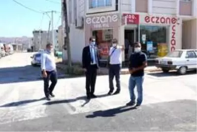 Başkan Tosun asfalt çalışmalarını yerinde inceledi Başkan Tosun asfalt çalışmalarını yerinde inceledi