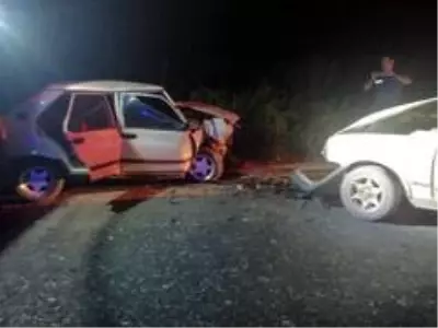Bilecik'te iki otomobil kafa kafaya çarpıştı: 1 yaralı Bilecik'te iki otomobil kafa kafaya çarpıştı: 1 yaralı