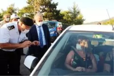 Bodrum rekora koşuyor: 12 saatte 40 bin, 4 günde 151 bin araç giriş yaptı Bodrum rekora koşuyor: 12 saatte 40 bin, 4 günde 151 bin araç giriş yaptı