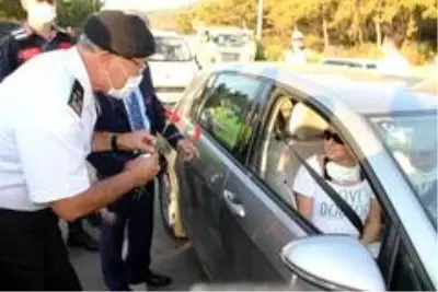 Bodrum rekora koşuyor: 12 saatte 40 bin, 4 günde 151 bin araç giriş yaptı Bodrum rekora koşuyor: 12 saatte 40 bin, 4 günde 151 bin araç giriş yaptı