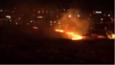 Bornova'da rekreasyon alanının üst kısmında ot yangını Bornova'da rekreasyon alanının üst kısmında ot yangını