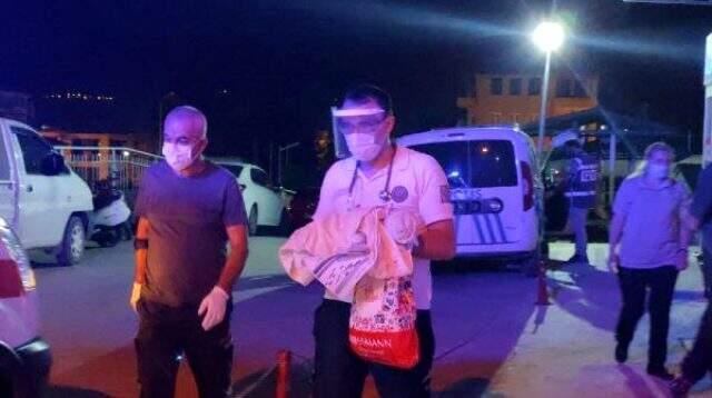 Bursa'da, kamyonet kasasında terk edilmiş 3 günlük bebek bulundu Bursa'da, kamyonet kasasında terk edilmiş 3 günlük bebek bulundu