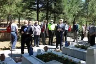 Çankırı'da şehitliklere bayram ziyareti Çankırı'da şehitliklere bayram ziyareti