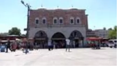 Eminönü'nde Kurban Bayramı arifesinde alışveriş hareketliliği Eminönü'nde Kurban Bayramı arifesinde alışveriş hareketliliği