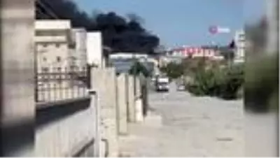 Esenyurt'ta kauçuk fabrikasında yangın Esenyurt'ta kauçuk fabrikasında yangın