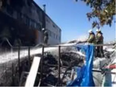 Son dakika haberi... Esenyurt'ta kauçuk fabrikasında yangın (2) Son dakika haberi... Esenyurt'ta kauçuk fabrikasında yangın (2)