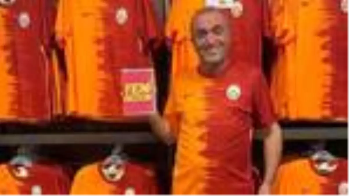 Galatasaray İkinci Başkanı Abdurrahim Albayrak'dan formalı poz