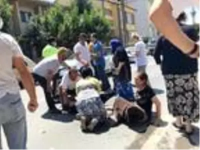 Tartıştığı babasından kaçan genç kıza otomobil çarptı! O anlar güvenlik kamerasına yansıdı Tartıştığı babasından kaçan genç kıza otomobil çarptı! O anlar güvenlik kamerasına yansıdı