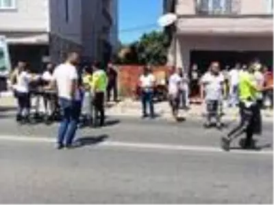 Tartıştığı babasından kaçan genç kıza otomobil çarptı! O anlar güvenlik kamerasına yansıdı Tartıştığı babasından kaçan genç kıza otomobil çarptı! O anlar güvenlik kamerasına yansıdı