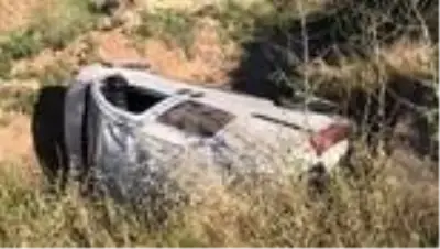 Hafif ticari araç şarampole devrildi: 8 yaralı Hafif ticari araç şarampole devrildi: 8 yaralı