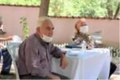 Huzurevi sakinlerine fasıl sürprizi Huzurevi sakinlerine fasıl sürprizi
