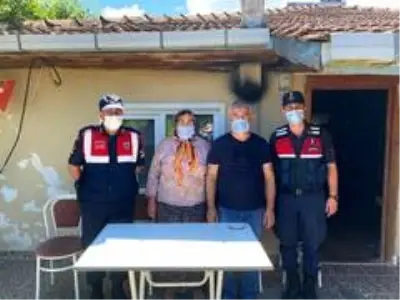 Kaymakam Sağlam'dan, şehit yakınları ve gazilere bayram ziyareti Kaymakam Sağlam'dan, şehit yakınları ve gazilere bayram ziyareti