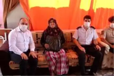 Kaymakam Sağlam'dan, şehit yakınları ve gazilere bayram ziyareti Kaymakam Sağlam'dan, şehit yakınları ve gazilere bayram ziyareti