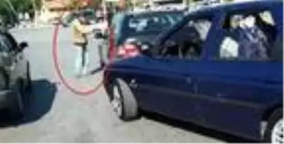 Kolunu saklayarak dilenirken JASAT ekibine yakalandı Kolunu saklayarak dilenirken JASAT ekibine yakalandı