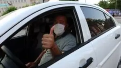 Kozan'da trafik ekipleri sürücüleri kazalara karşı uyardı Kozan'da trafik ekipleri sürücüleri kazalara karşı uyardı