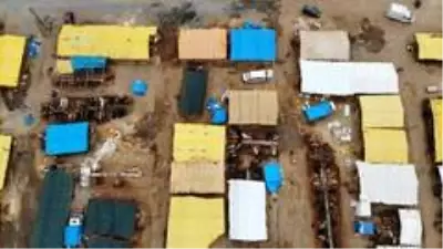 Kurban Bayramı'na bir gün kala bir ton 100 kilogramlık 'Pembe' isimli boğa alıcısını bekliyor Kurban Bayramı'na bir gün kala bir ton 100 kilogramlık 'Pembe' isimli boğa alıcısını bekliyor