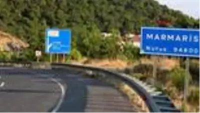 Marmaris'in turistik mahallelerinde tatilci yoğunluğu Marmaris'in turistik mahallelerinde tatilci yoğunluğu