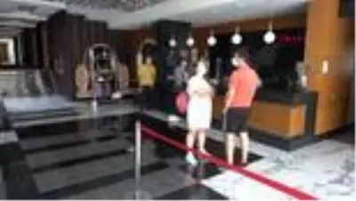 Marmaris'in turistik mahallelerinde tatilci yoğunluğu Marmaris'in turistik mahallelerinde tatilci yoğunluğu