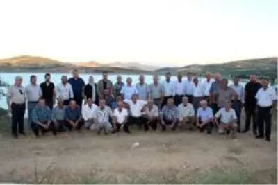 Son Dakika: Muhtarlardan Kaymakam Yavuz onuruna veda yemeği Son Dakika: Muhtarlardan Kaymakam Yavuz onuruna veda yemeği